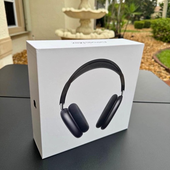 Apple AirPods Max - Sleek Black